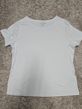 On-34th Women's White Short Sleeve Ribbed Crewneck Tee